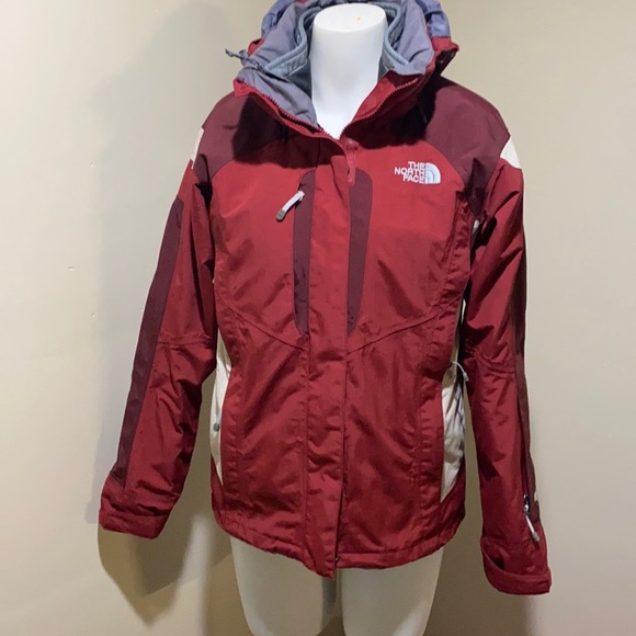 TNF Red Hyvent Jacket w removable lining sz S